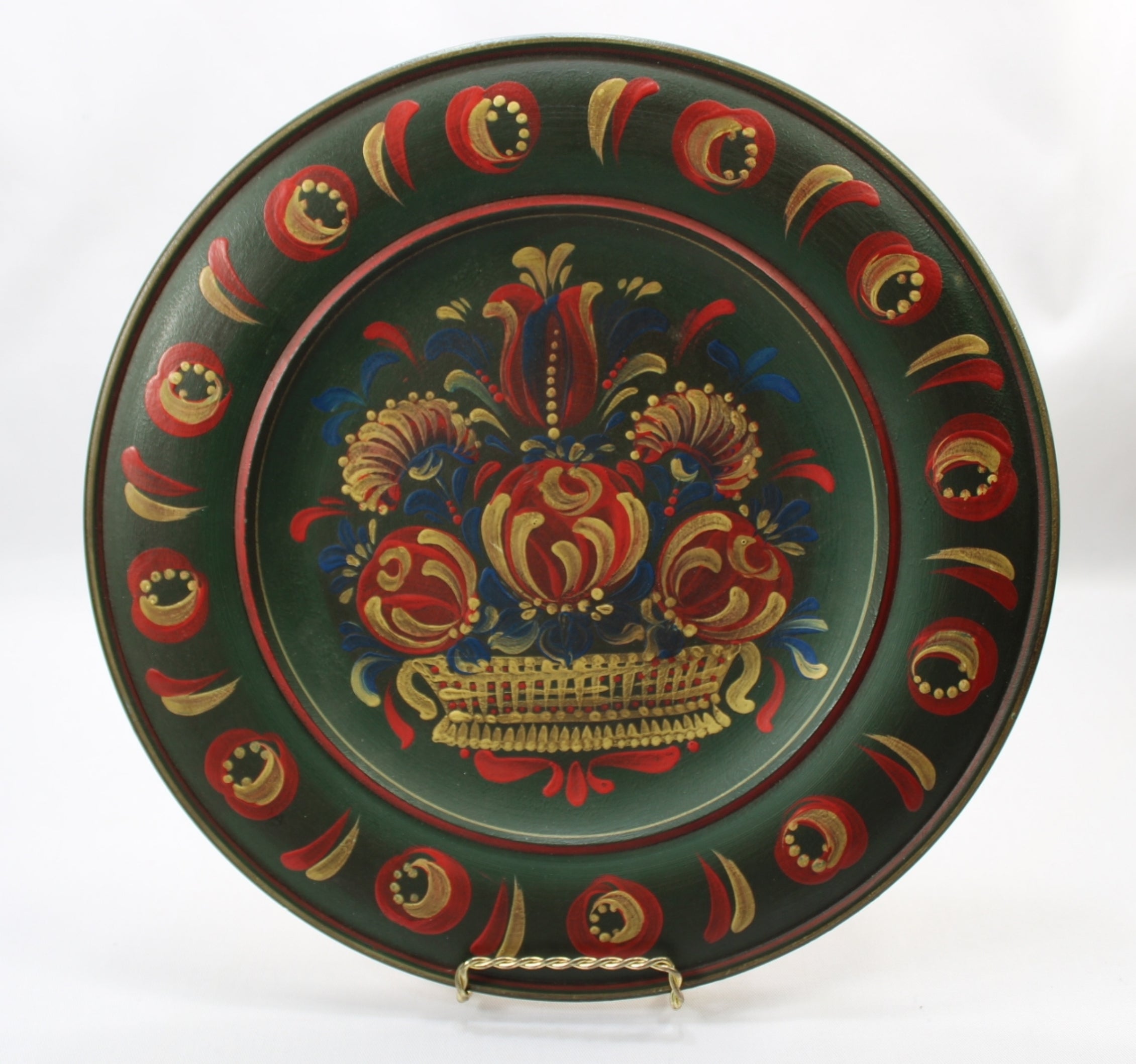 Folk Art Wooden Wall Plate Pennsylvania Dutch