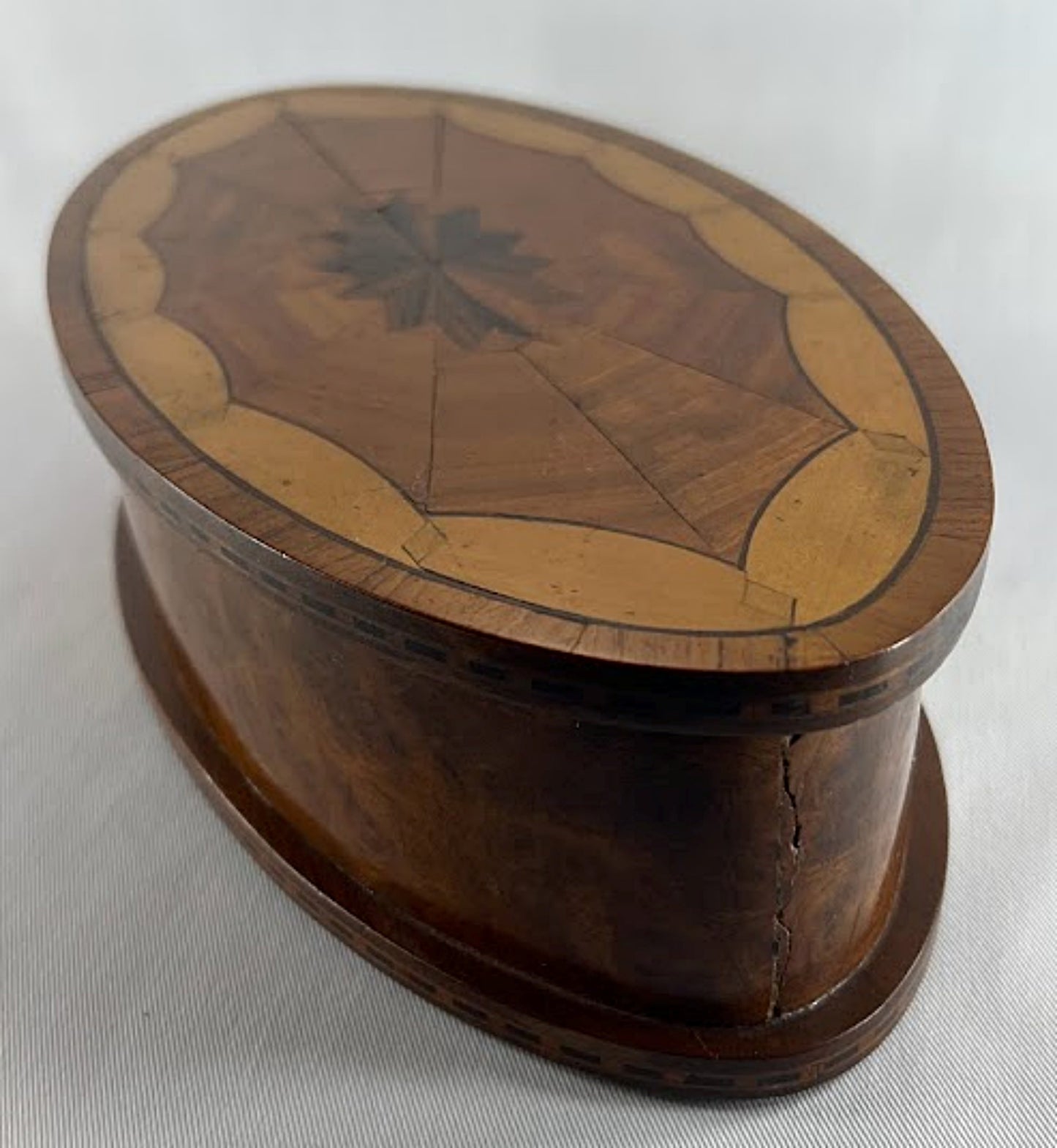 ANTIQUE PARQUETRY Oval Lidded Wooden Box Handmade Walnut