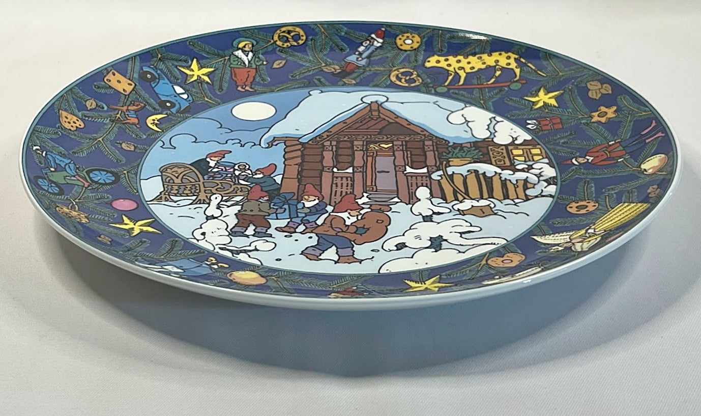 Vintage Villeroy and Boch Plate CHRISTMAS IN EUROPE Scandinavia