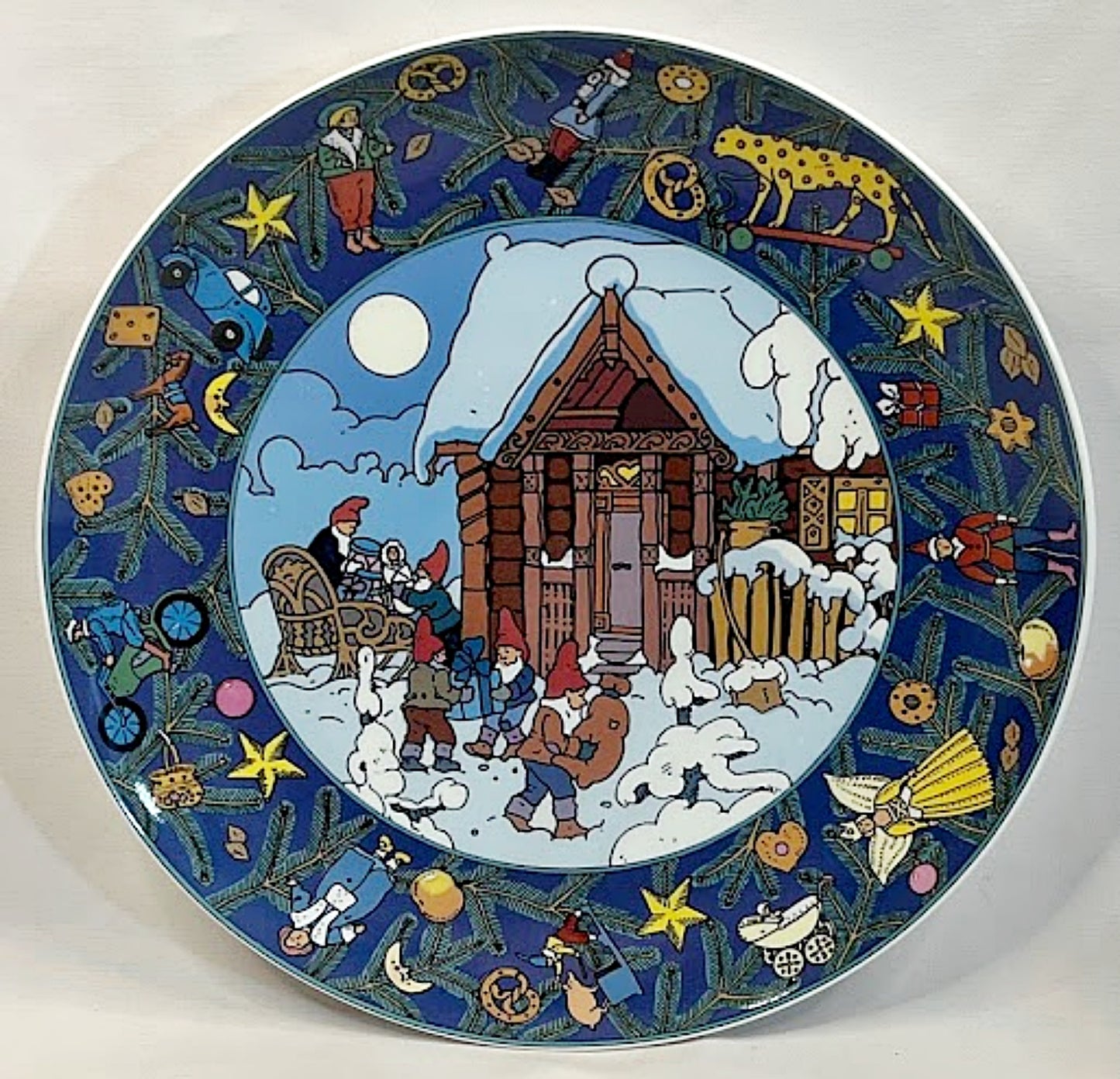 Vintage Villeroy and Boch Plate CHRISTMAS IN EUROPE Scandinavia