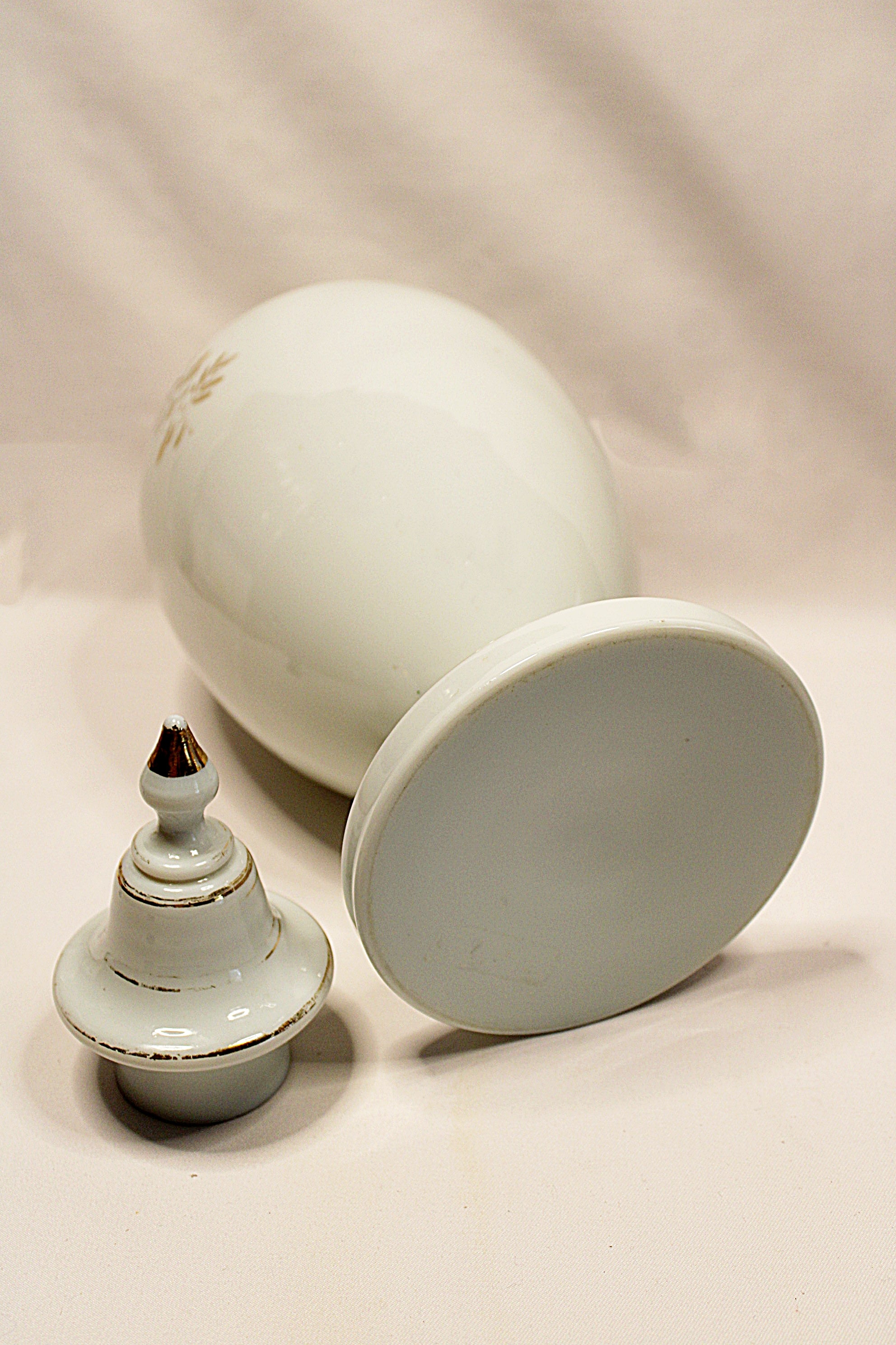 Bristol Glass Lidded Antique Apothecary Jar