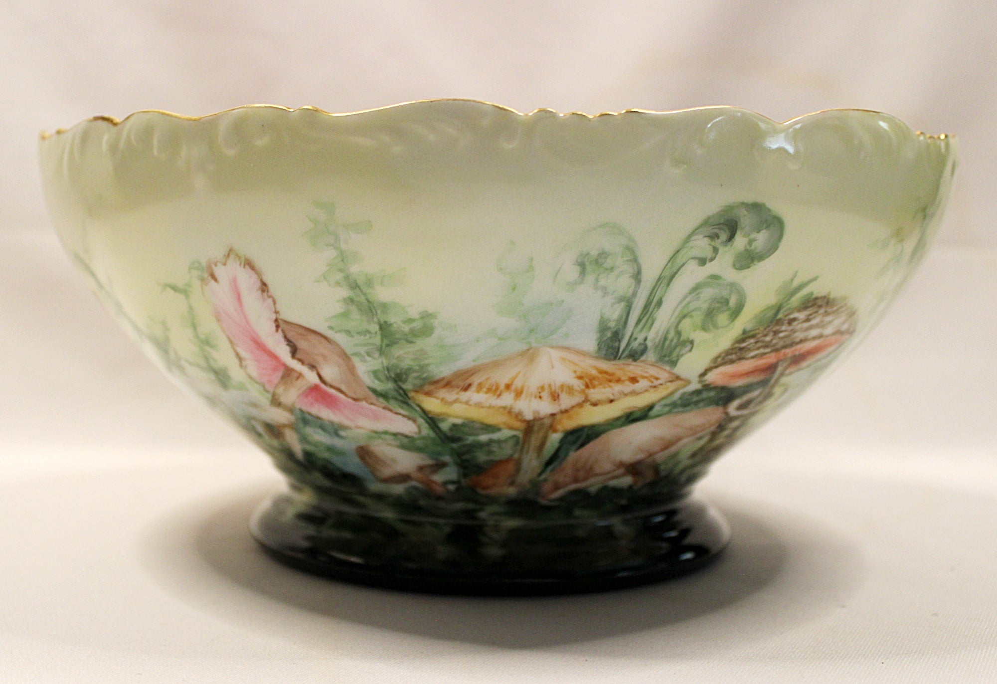 T & V Antique French Art Nouveau Limoges Centerpiece Bowl
