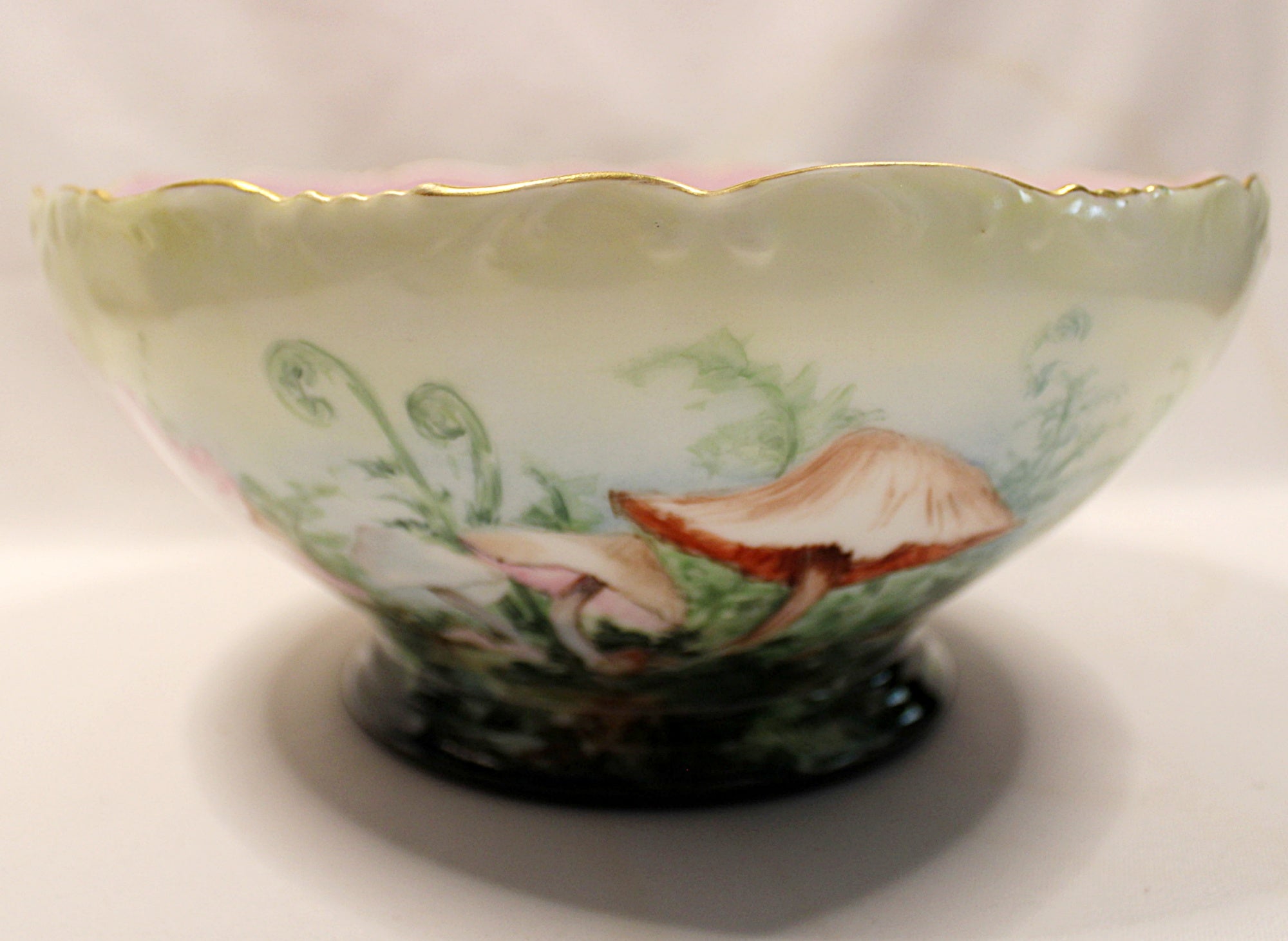 T & V Antique French Art Nouveau Limoges Centerpiece Bowl