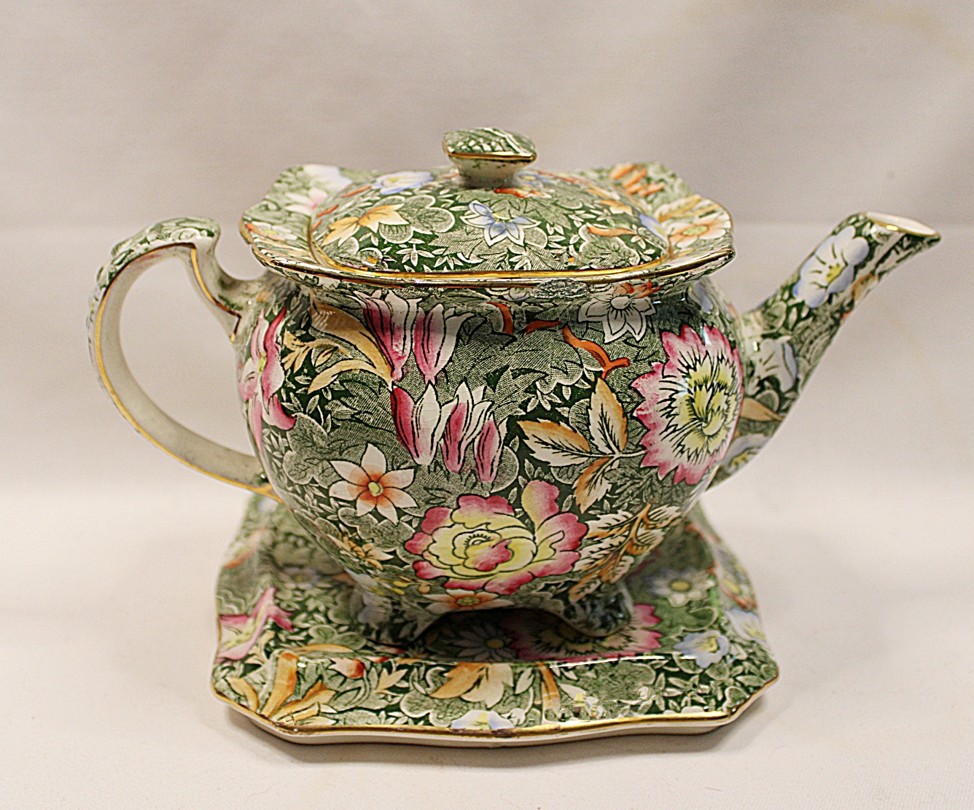Jacobina Pattern Royal Winton Athena Teapot and Trivet England